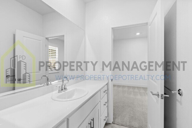Building Photo - Stunning New 4 Bed / 3 Bath Home | Built i...