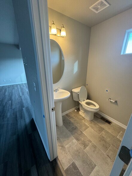 2nd floor Bathroom - 5245 Painted Sky Vw
