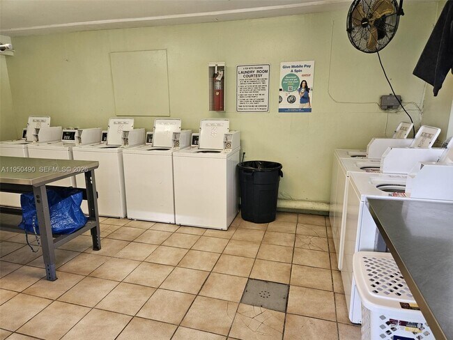 Building Photo - 5660 SW 78th St