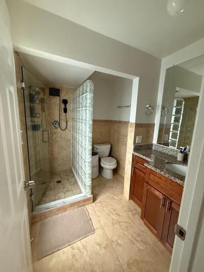 Building Photo - 9321 NW 35th Manor
