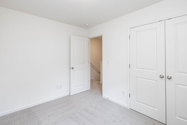 Building Photo - 436 Kinnerton Pl