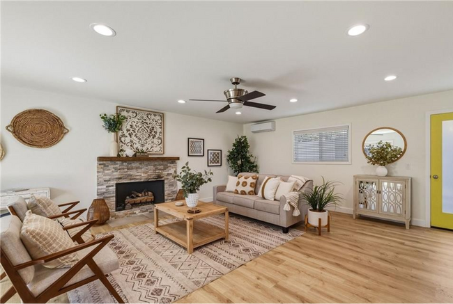 Building Photo - Modern Comfort Meets Coastal Living