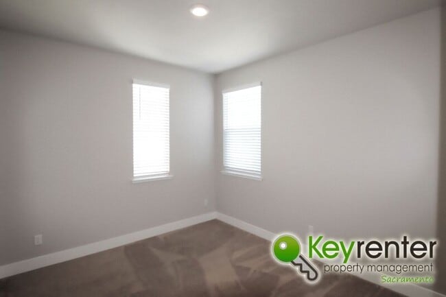 Building Photo - 3234 Sher Ct
