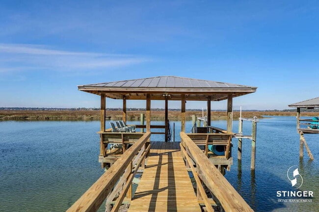 Building Photo - 73 Sunset Blvd