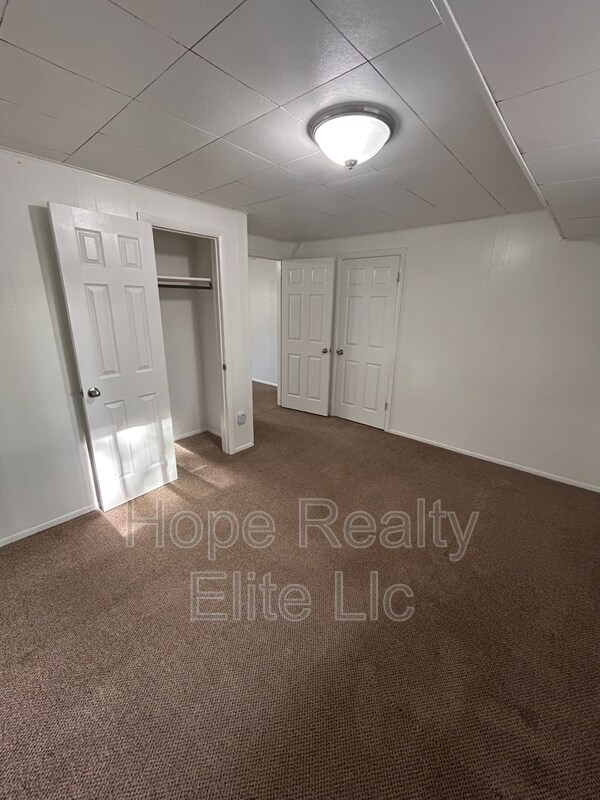 Building Photo - 1106 Querida Dr