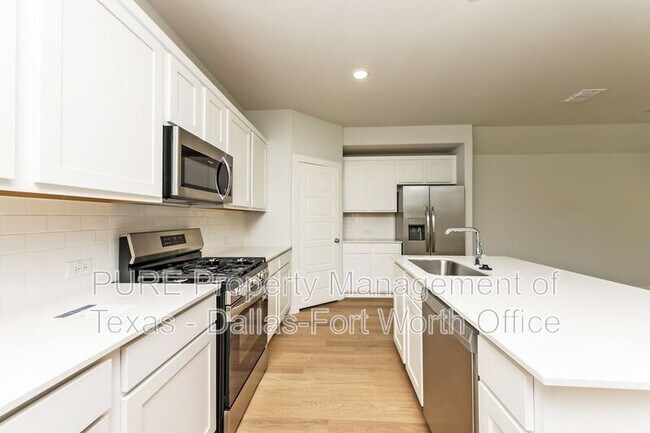 Building Photo - 3908 Edmondson Dr