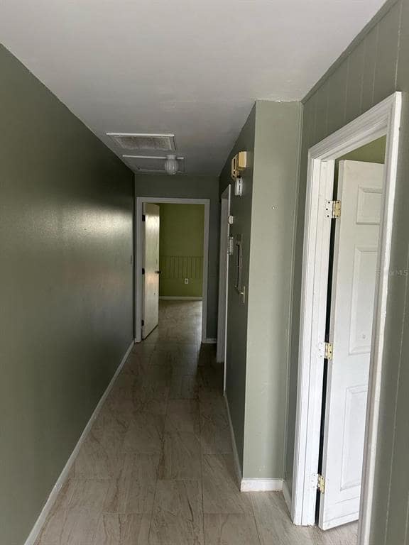 Building Photo - 214 N Chestnut Rd