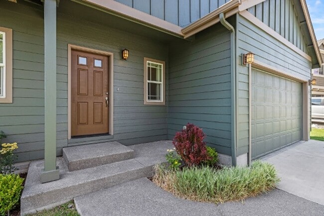 Building Photo - Great home in newer subdivision