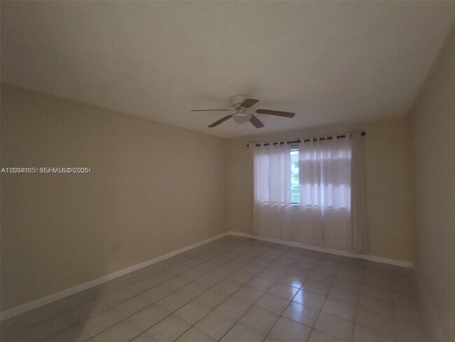 Building Photo - 9673 SW 138th Ave