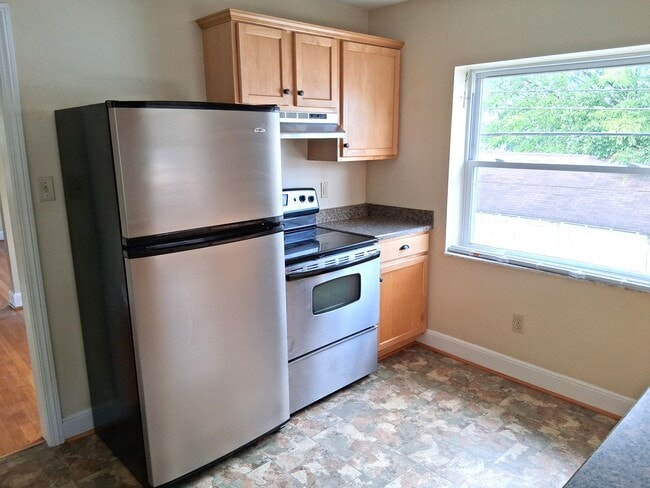 Building Photo - One Bedroom and One Bath Home Within Walki...