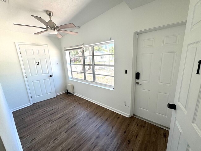 Building Photo - Spacious 4-Bed/2-Bath Home for Rent in Bra...
