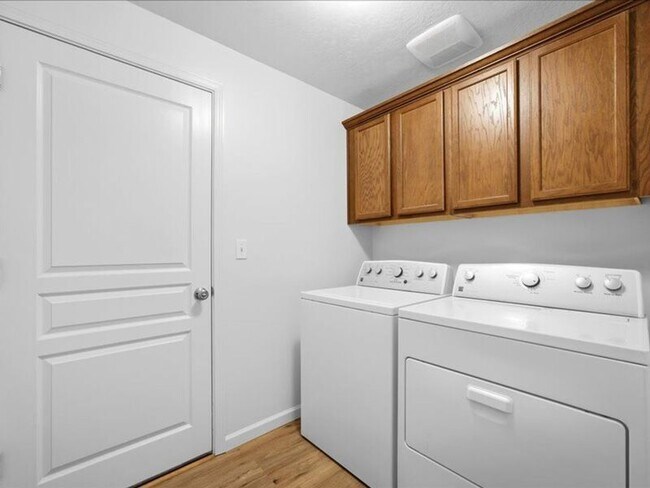 Building Photo - 9352 W 9th Pl