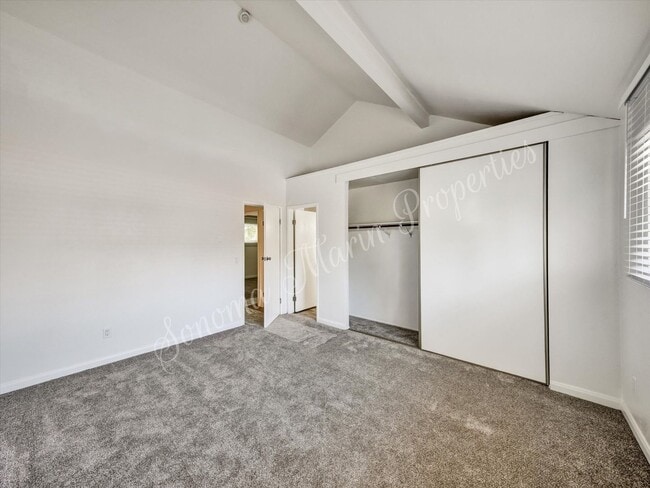 Building Photo - 2 Bedroom 1.5 Bath 2 Car Garage Includes W...