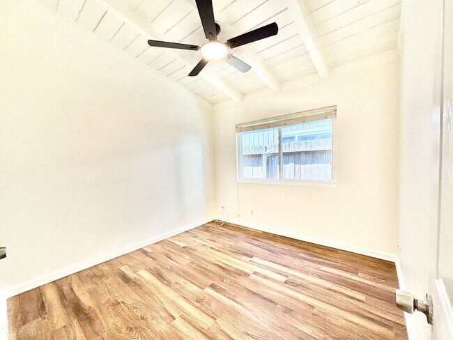Building Photo - 121 Highland Dr