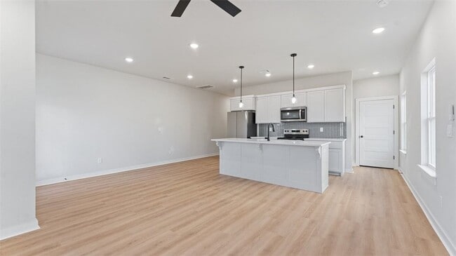 Building Photo - 1706 Cuppett Cir