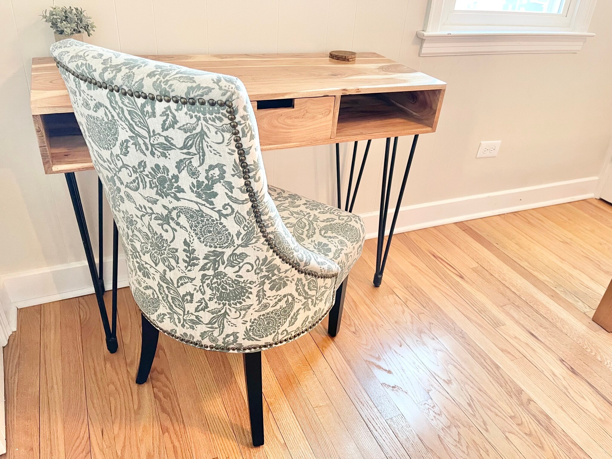 Building Photo - 1325 Willow Dr