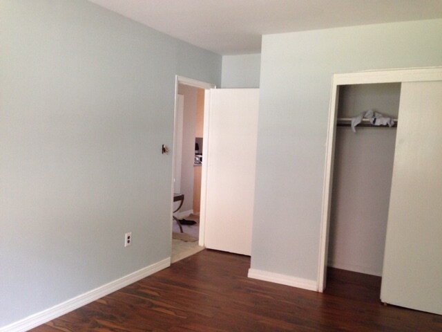 Bedroom with walk in closet - 5925 Post Rd