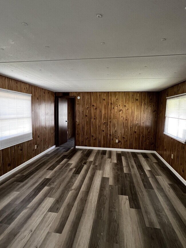 Building Photo - 113 Hussey Mhp Ln
