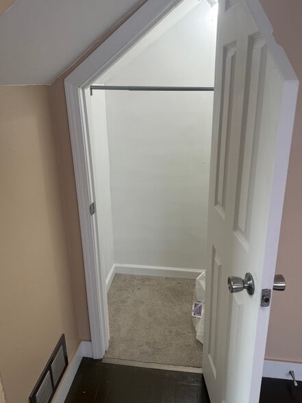 Bedroom 4 closet - 19912 Adams Rd