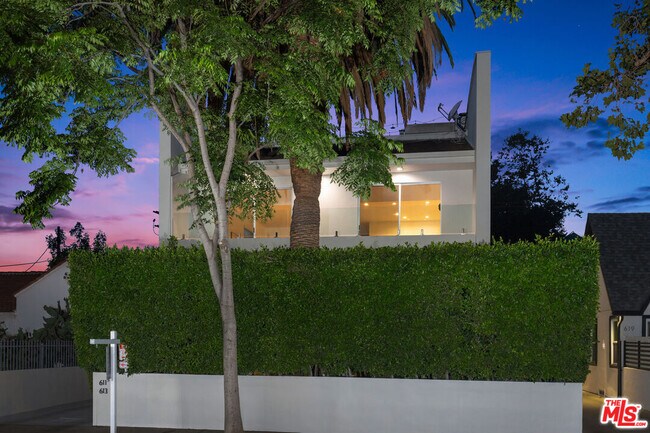 Building Photo - 613 Westmount Dr