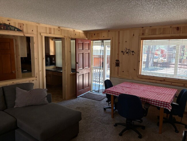 Building Photo - 3804 Alder Ave