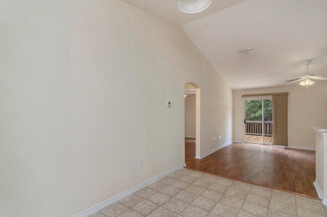 Building Photo - 168 Cabana Way