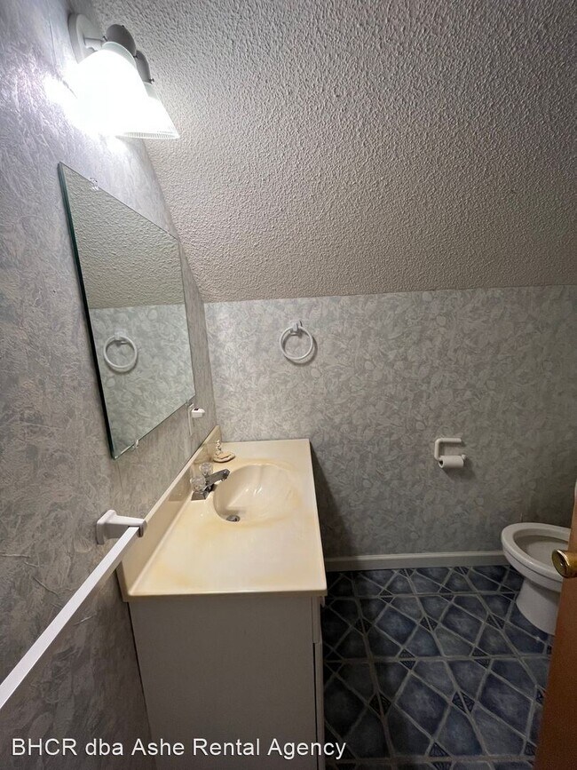 Building Photo - 2 br, 2 bath House - 326 Monticello Dr