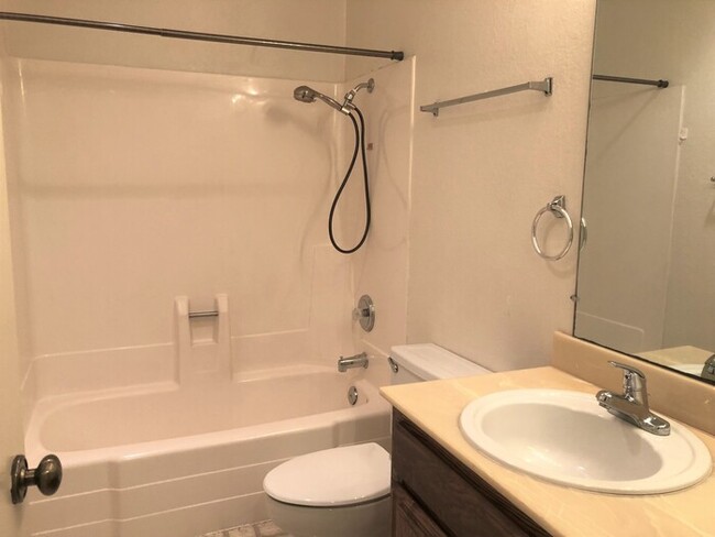 Building Photo - 5005 Collwood Way