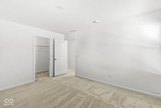 Building Photo - 7826 Gray Eagle Dr