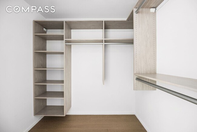 Building Photo - 30 Riverside Blvd