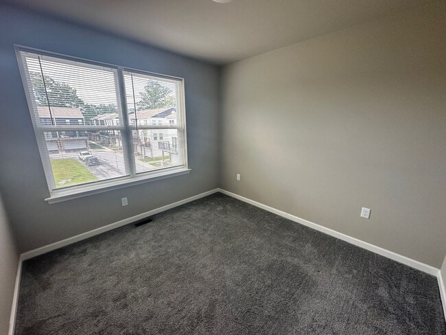 Building Photo - 115 High Pointe Dr