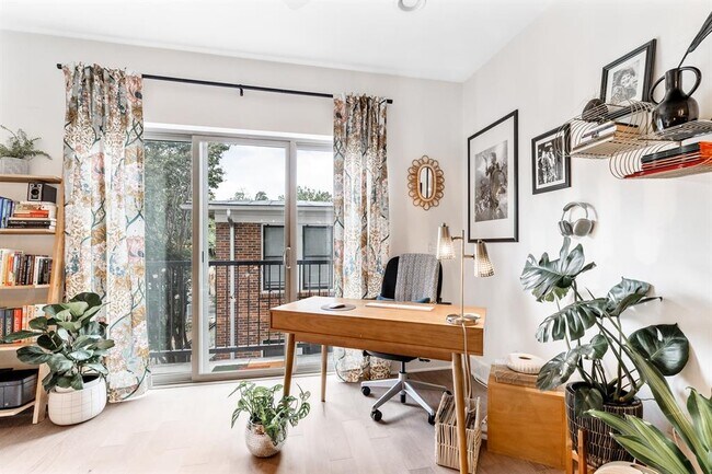 Building Photo - 908 Nueces St