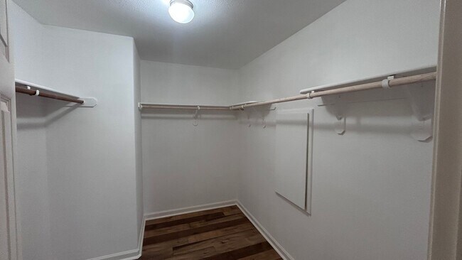 Building Photo - 14575 Avenida Central