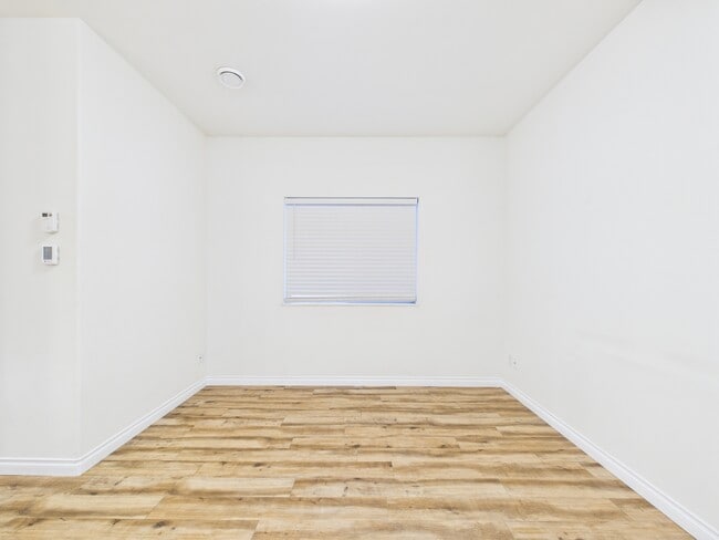 Building Photo - 835 Marquette Loop