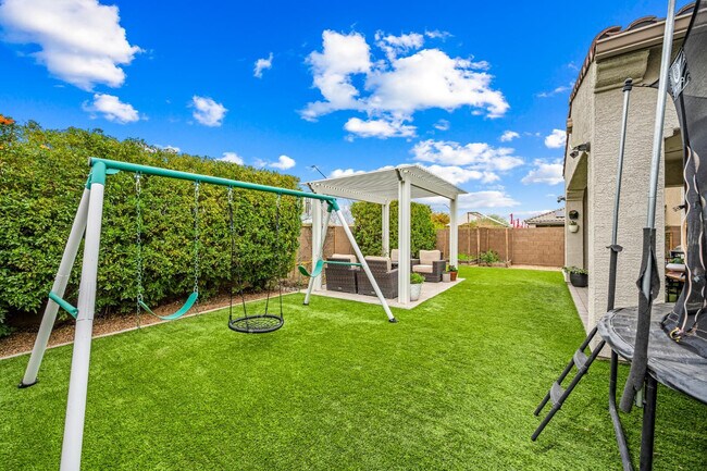 Building Photo - 14462 W Artemisa Ave