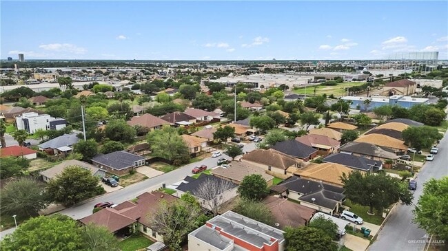 Building Photo - 22 South Dr