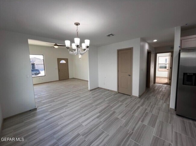 Building Photo - 617 Cedarwood Ave