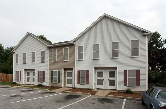 Building Photo - Woodland Village Apartments