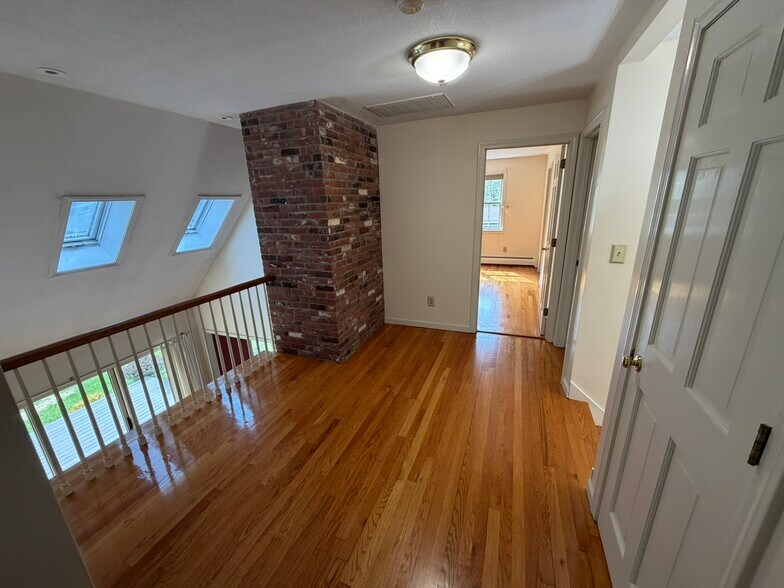 Building Photo - 175 Plumtree Rd