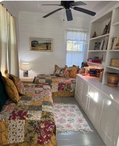 Building Photo - Lavender Cottage