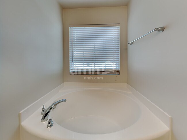 Building Photo - 5306 Ian Dr