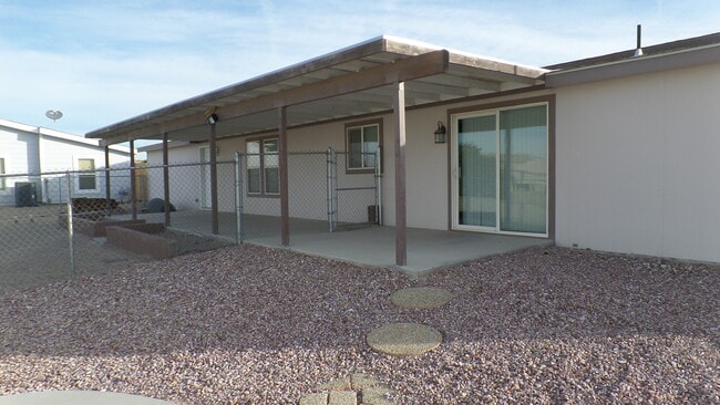 Building Photo - WINTER RENTAL -- 3 Bedroom 2 Bath Home