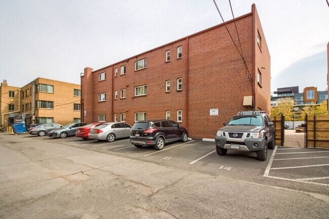 Building Photo - 257 Pearl St
