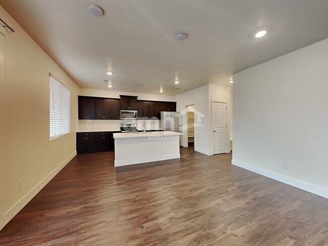 Building Photo - 6481 E Paseo Baranda