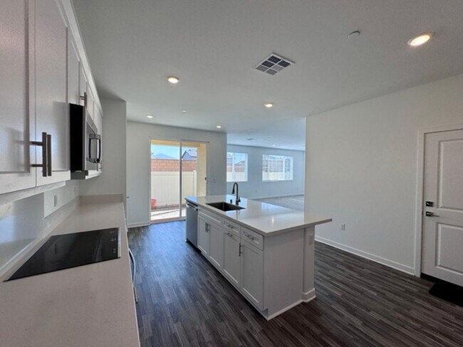 Building Photo - Brand new 4 bedroom Winchester home with a...
