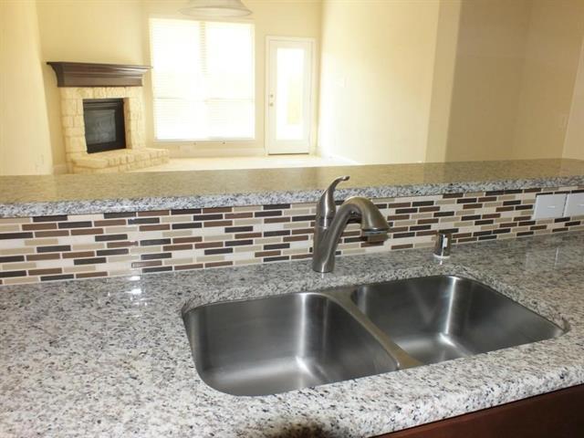 Building Photo - 620 Calliopsis St