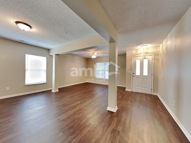 Building Photo - 5117 Torrey Ln