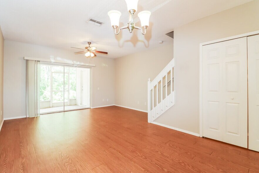 Building Photo - 5512 Carrollwood Key Dr