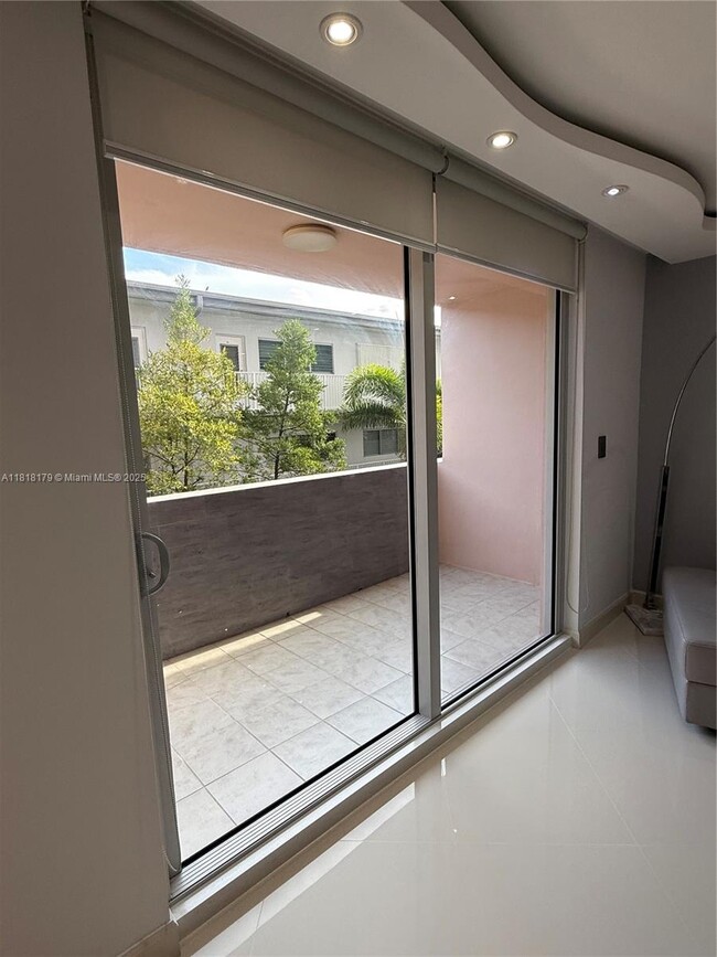 Building Photo - 3161 S Ocean Dr