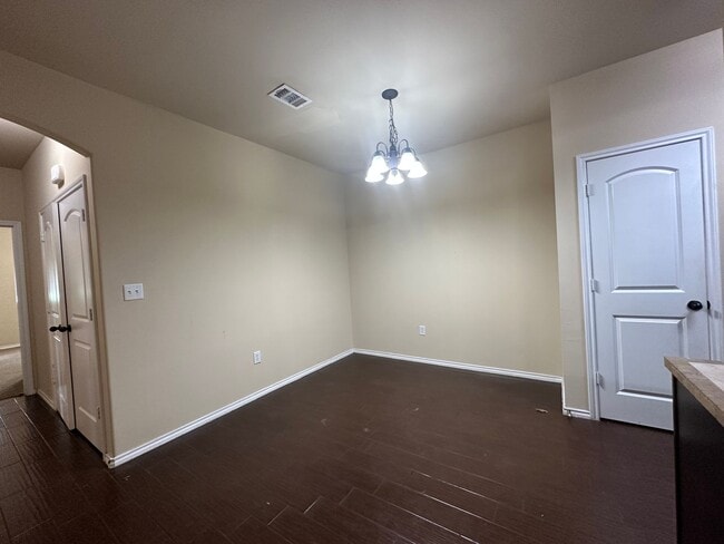 Building Photo - 304 Rosalie Dr
